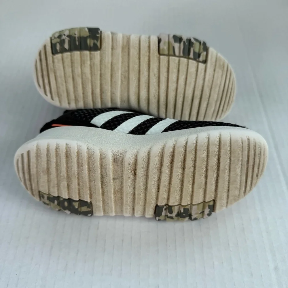 Adidas Black and White Sneakers with Breathable Mesh Size 9K - Picture 4 of 9